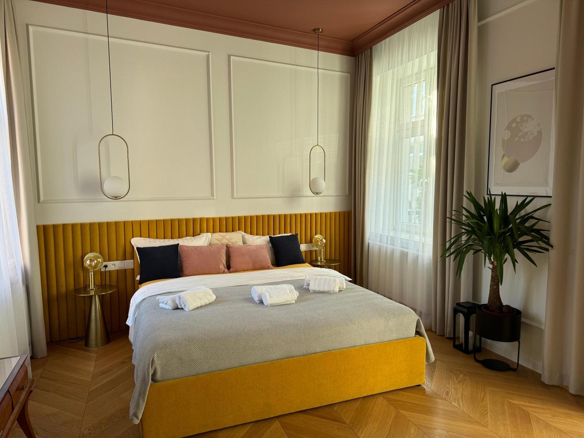 Premium Apartment In Parisian Style In The Heart Of Old Краків Екстер'єр фото